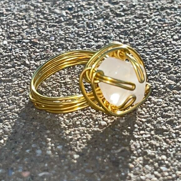 MILKY QUARTZ WIREWRAPPED GEMSTONE CHUNKY RING - Picture 5 of 5